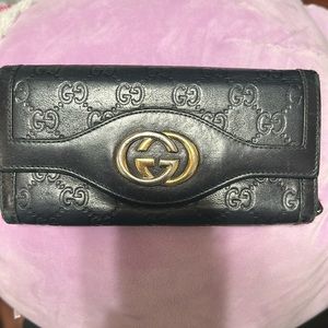 Low Start 🫣🤞 Auth Gucci bifold long wallet